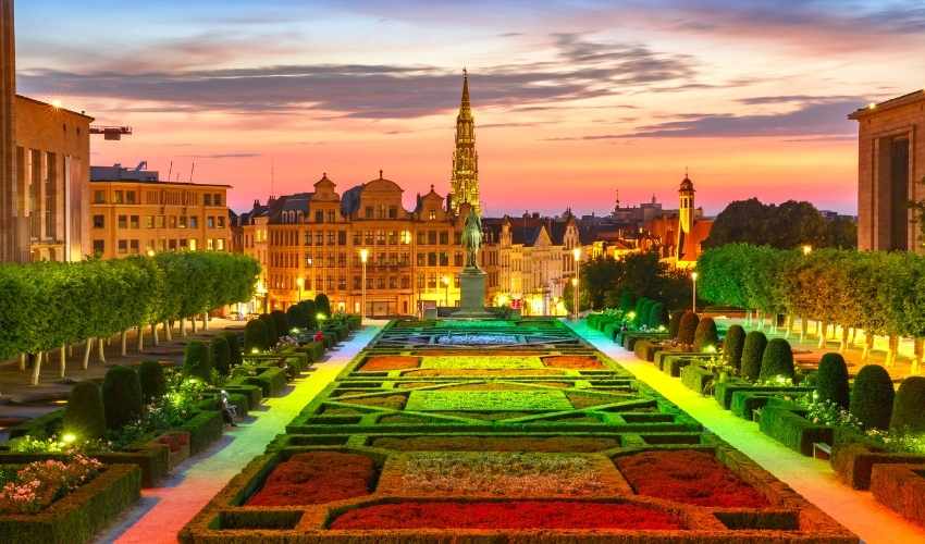 Viaje parispaisesbajoseitalia  desde Culiacán